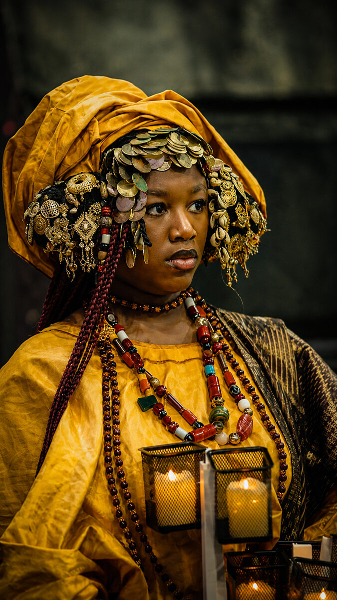 Shooting parure dorée — LES'ART GROUP